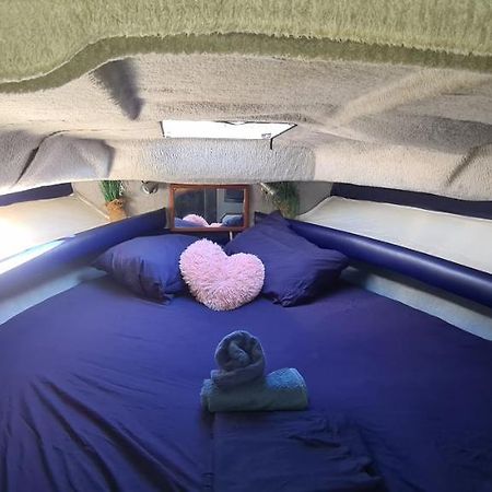 Boat To Sleep In Barcelona Hotel Sant Adria de Besos Exterior foto